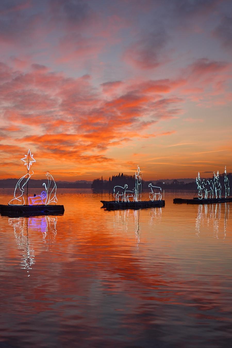 Sunset on Lake Pusiano, which is located in Lecco, Italy.